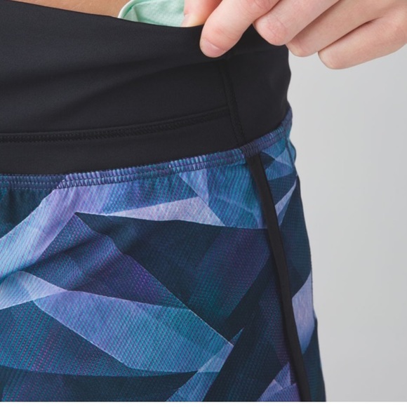 Lululemon Run Times Short Pretty Prism Multi Black - Picture 2 of 12